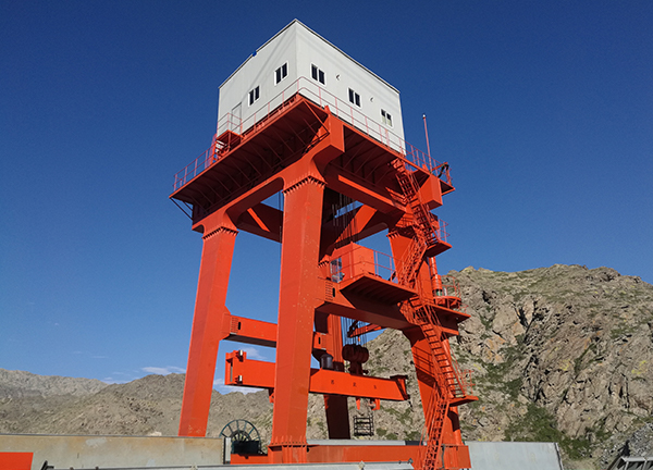 1-新疆布尔津山口2x100T门机